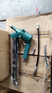 Aiko Yellow Air Grease Gun Set with 6pcs accessories | Model : AT-YQ53S