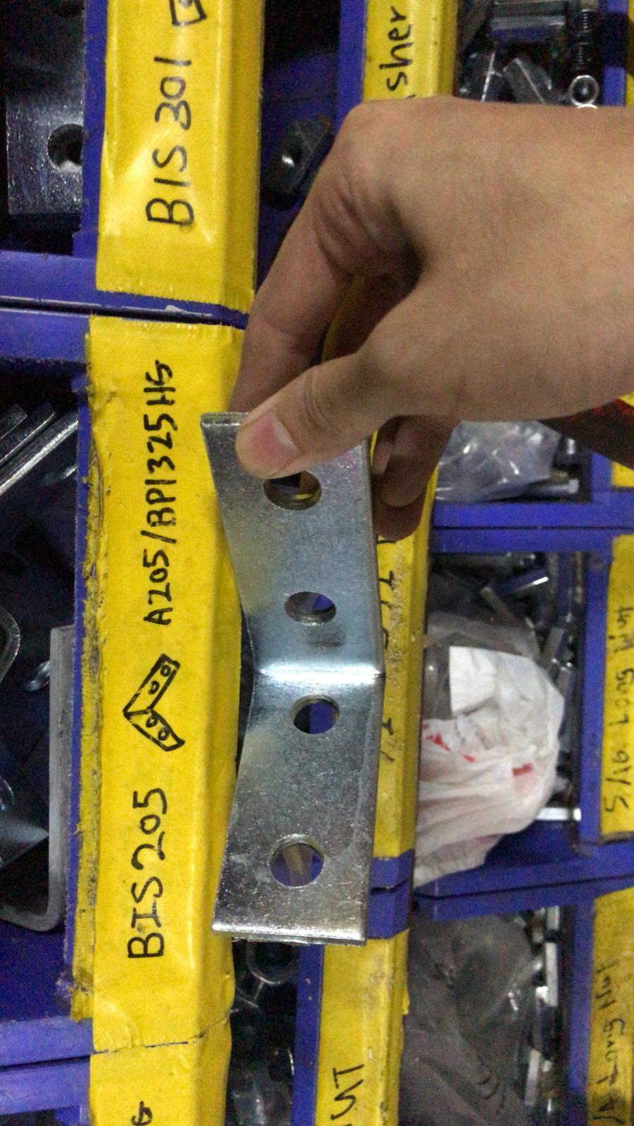 Us 4 Hole Angle Bracket (PT-306) | Model : BIS205