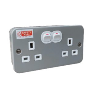 BRITZ 2 GANG METAL SWITCH SOCKET 13A BR-MCE213A