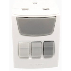 SOUNDTECH MULTIWAY ADAPTOR W/INDIVIDUAL SWITCHES PP-32