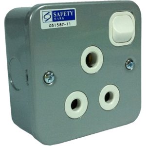 T&J 15AMP METAL SOCKET