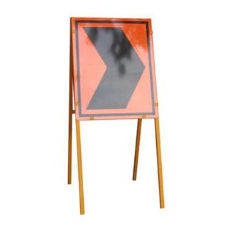 TRAFFIC REFLECTIVE SIGN PLATE 600X750MM "LATERAL SHIFT MARKER" C/W METAL STAND